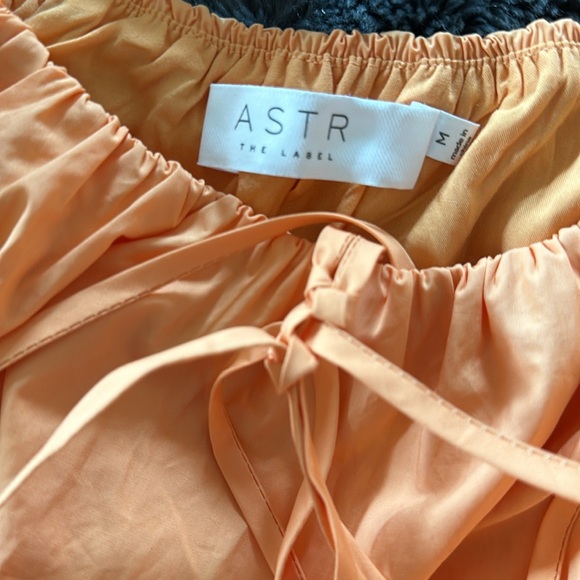 Revolve ASTR Melon Top - Picture 3 of 3